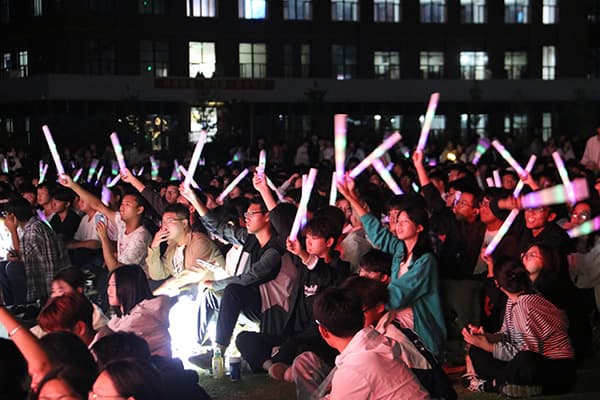 “新”启河科梦  国“庆”韵华章——河北科技学院隆重举办庆祝祖国七十五周年华诞暨2024级新生文艺晚会