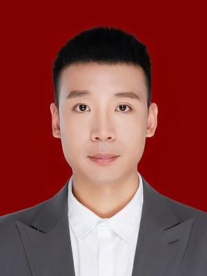 学管副院长杨洋